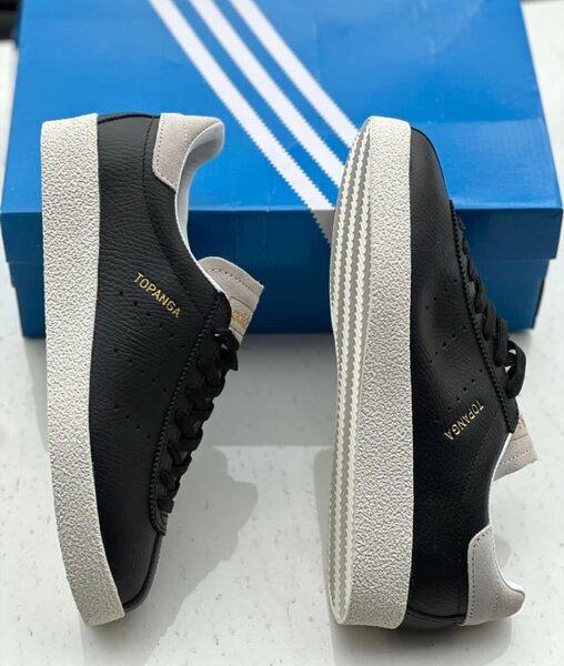 Adidas topanga