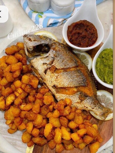 Carpe grillé alloco