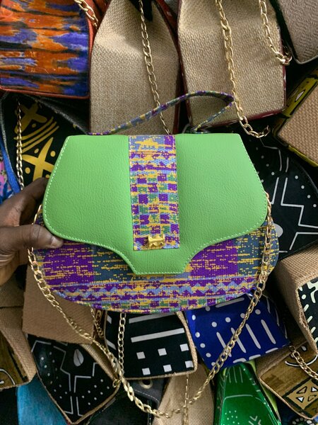 Sacs à mains avec chaînes 