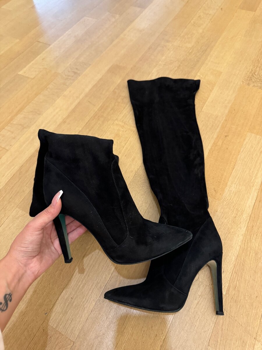 Женские замшевые сапоги