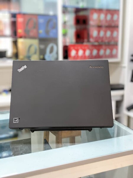 LENOVO THINKPAD COREI5 T560