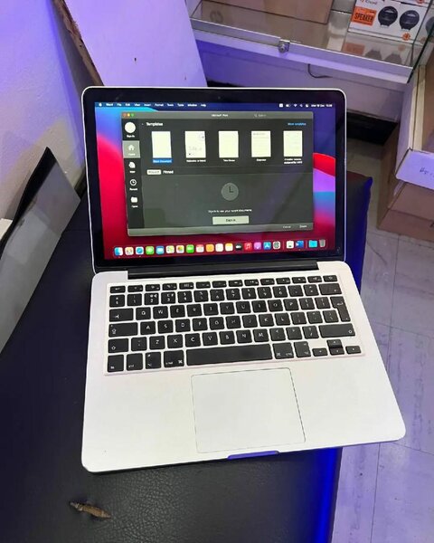 MacBook Pro (A1502)