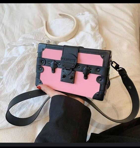 Sac à main boîte élégante