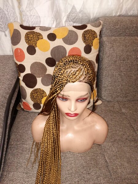 Perruque sur le côté