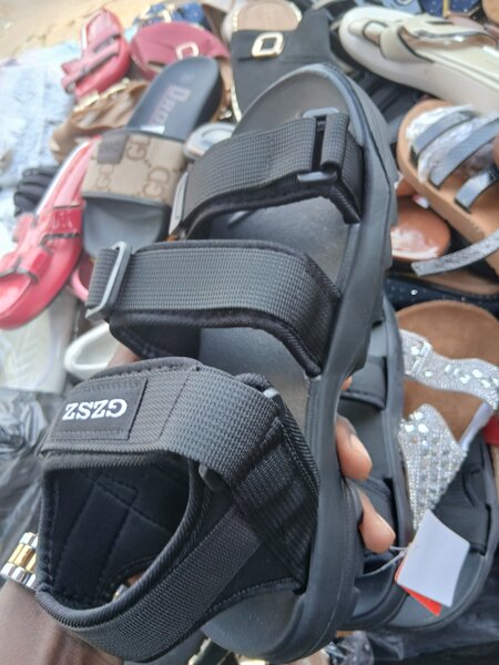 Sandales de sport noires