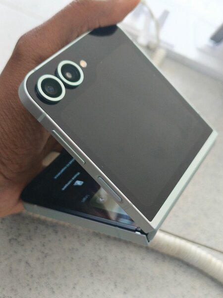 SAMSUNG GALAXY ZFLIP6 (256)