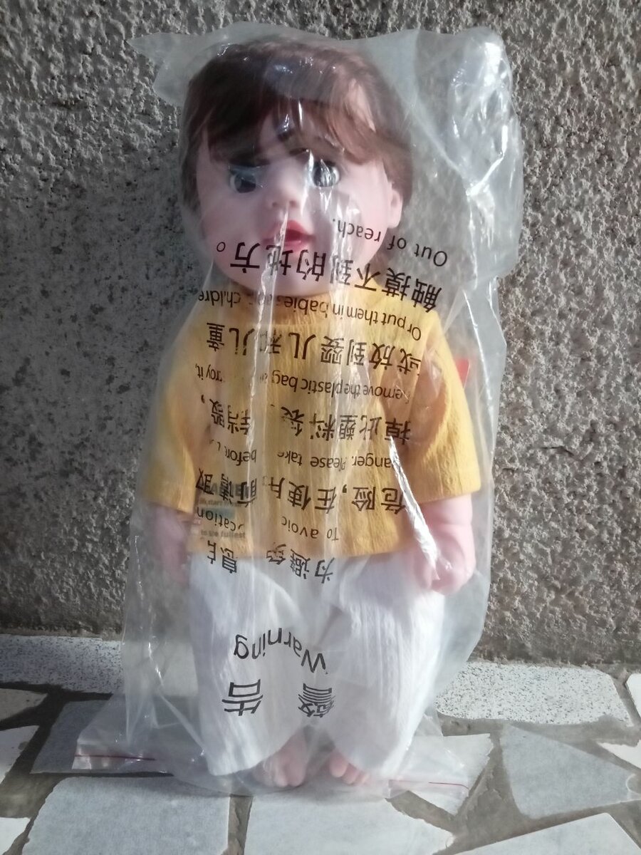 Poupée parlante interactive