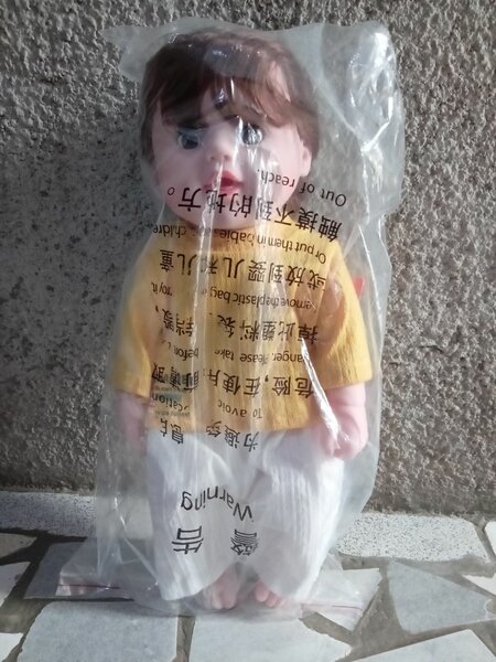 Poupée parlante interactive