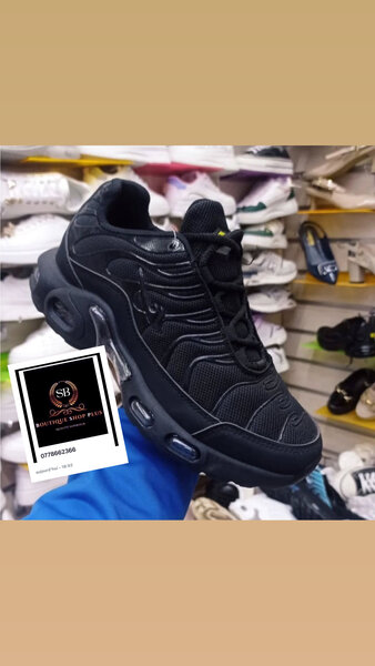 Baskets Noires Tendances