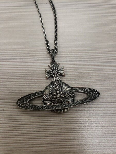 CHAÎNE VIVIENNE WESTWOOD