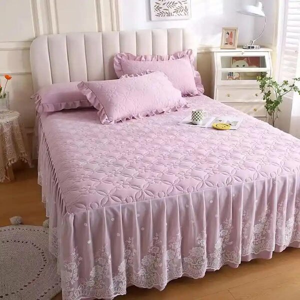 Set for bedroom: bedspread + pillowcases 2+2