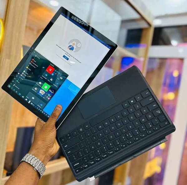 Tablette Surface Pro avec clavier