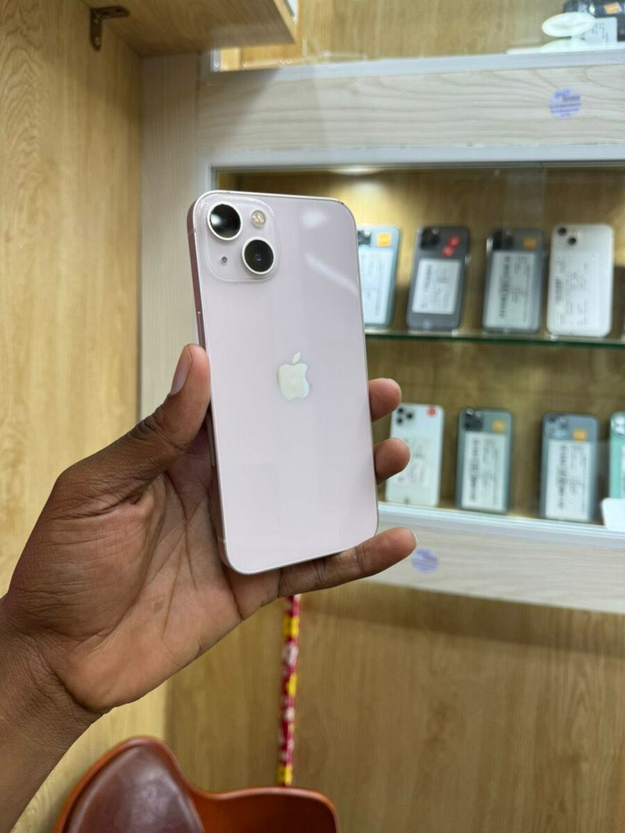 iPhone 13 128Go quasi neuf