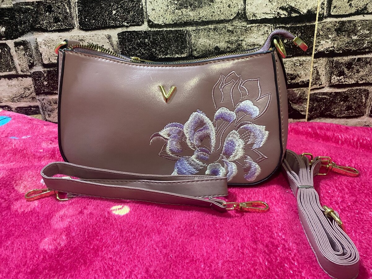 Sac bandoulière brodé élégant