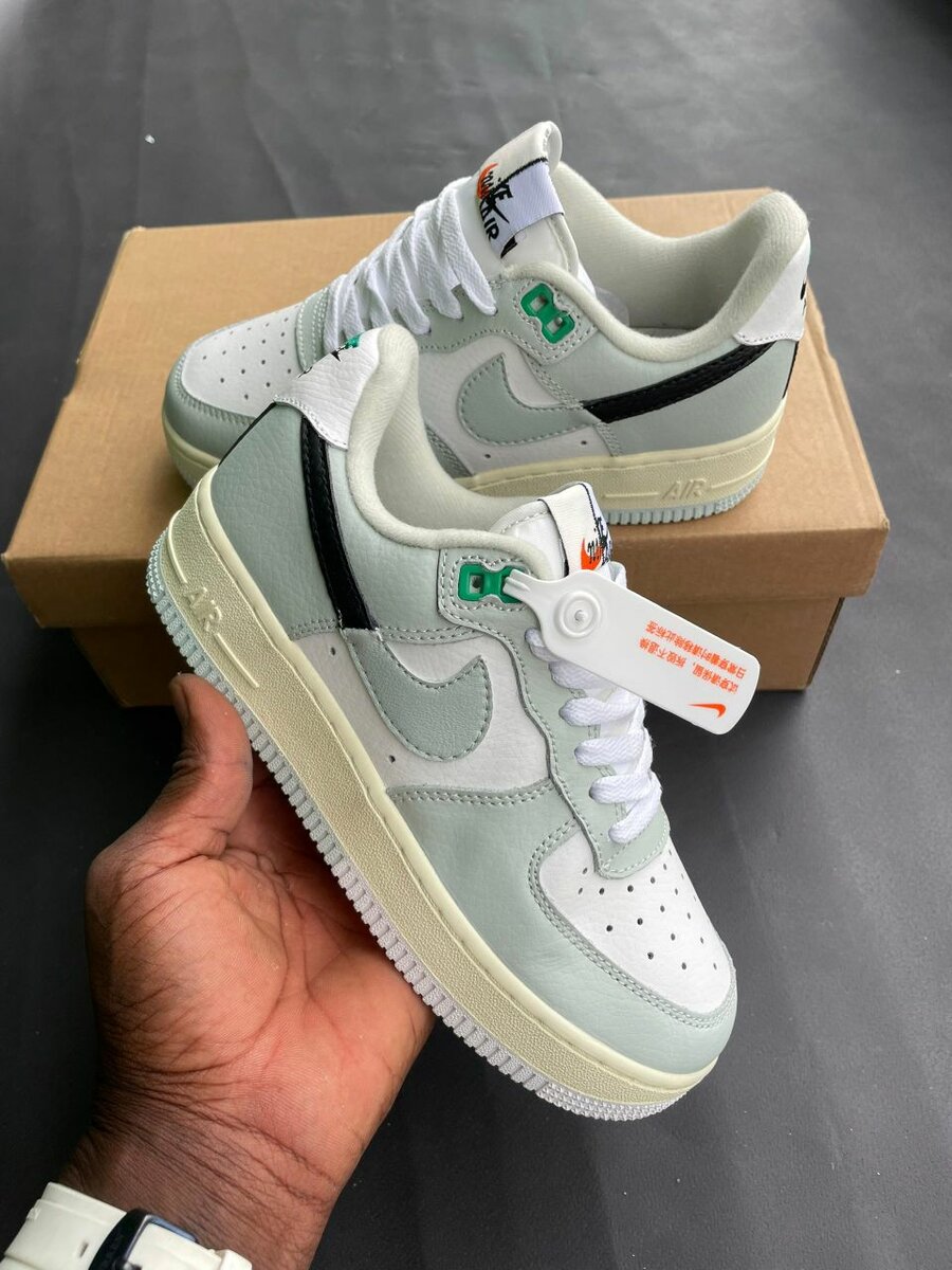 Nike Air Force 1 Sneaker