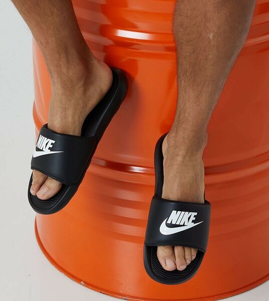Nike Benassi