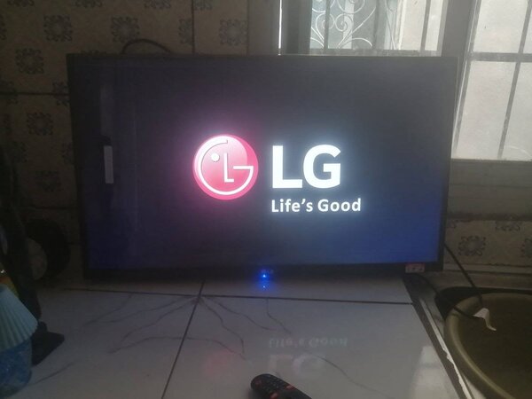 Téléviseur LG 4K UHD Smart TV