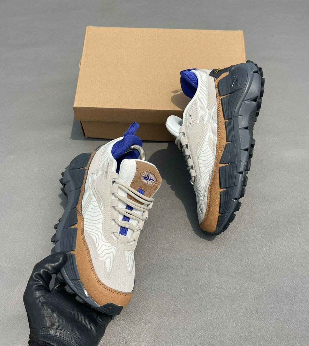 REEBOK VIBRAM