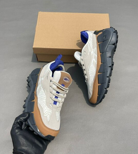 REEBOK VIBRAM