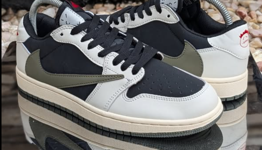 Air Jordan 1 Low X Travis scott “Mocha” sneakers