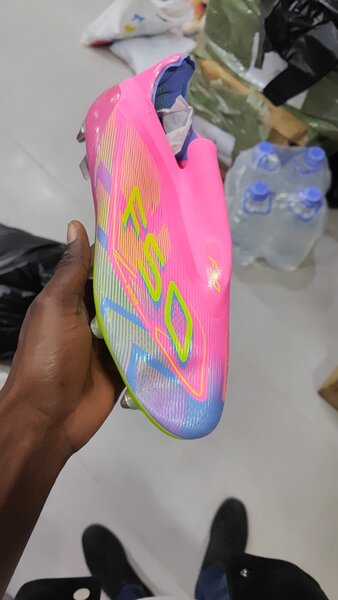 Chaussures de foot légères