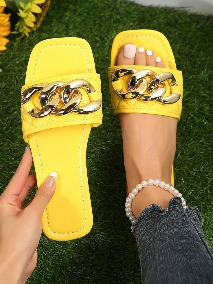 WOMEN'S SLIPPERS