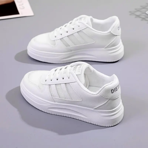 Baskets en cuir blanches modernes