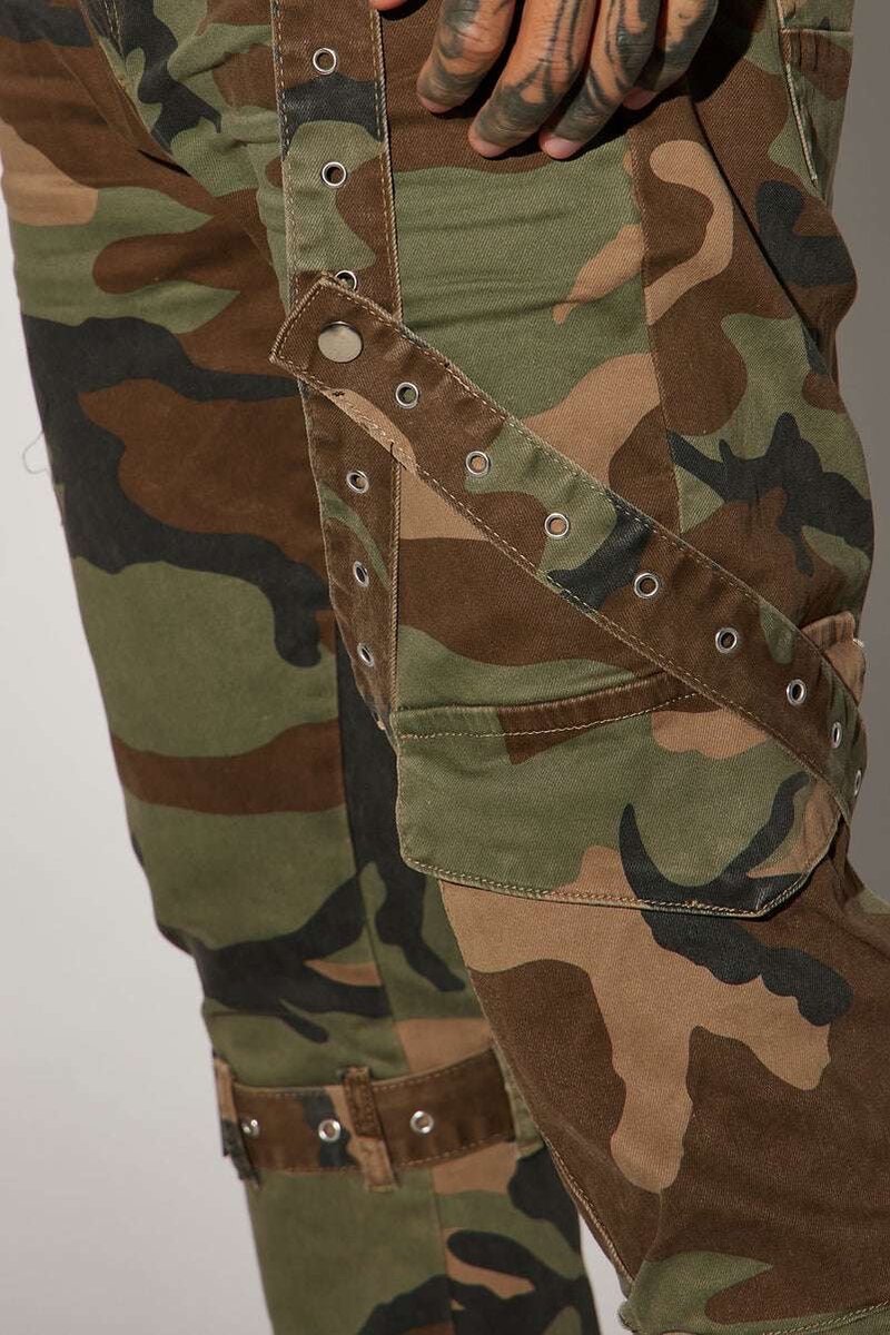 Skinny flared camouflaged jeans