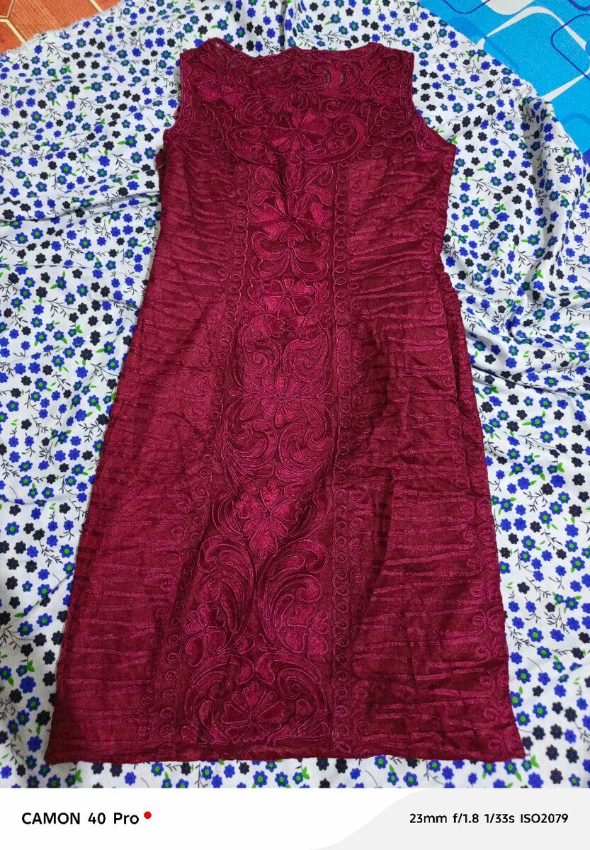 Robe élégante bordeaux