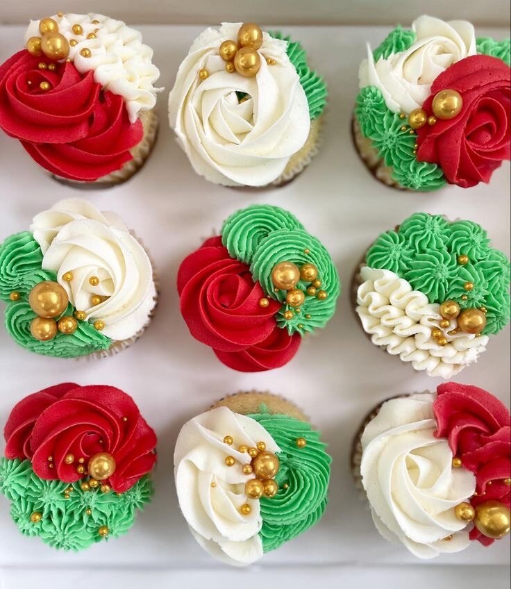 Christmas cake/ cupcakes