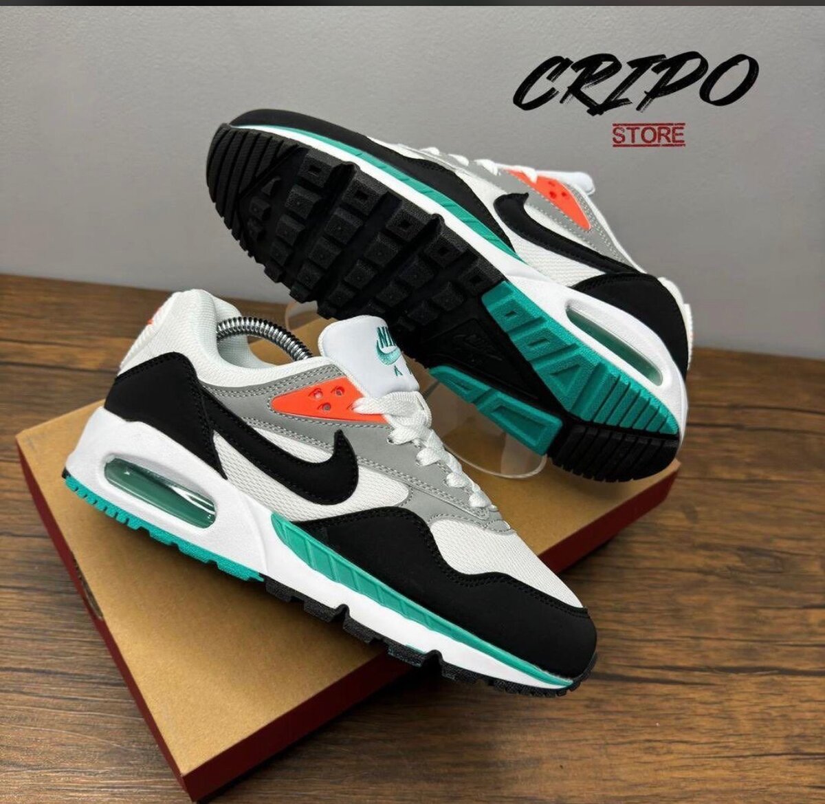 Nike Air Max 90 Sneakers