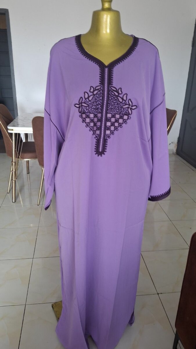Caftan violet élégant