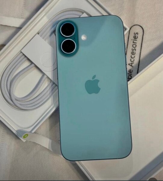 iPhone 16 Turquoise