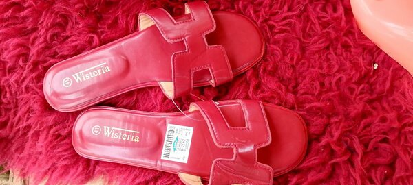 Sandales rouges Wisteria élégantes