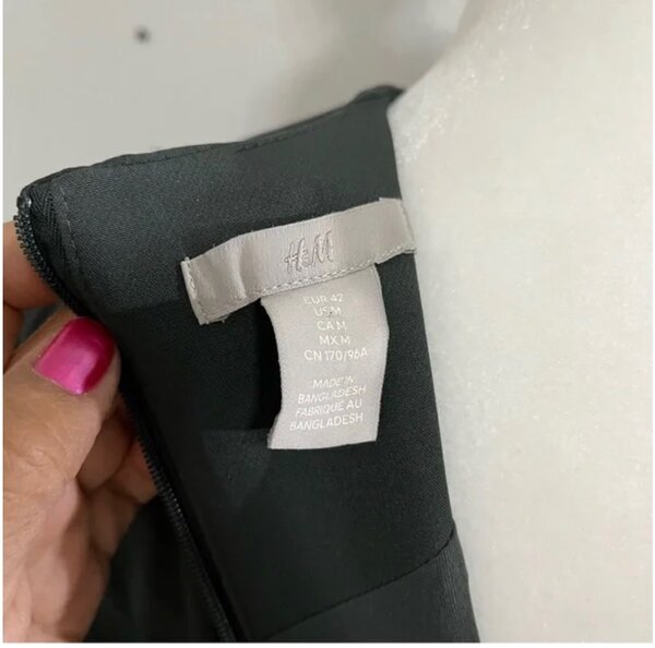 Robe courte à manches courtes avec ceinture H&M