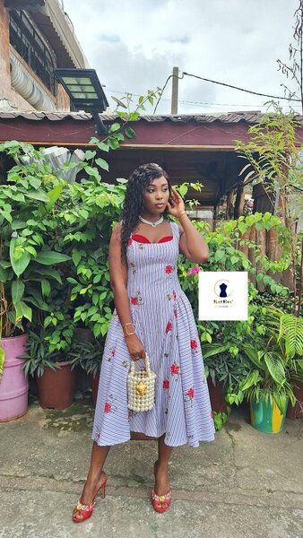 La robe fleur d'été