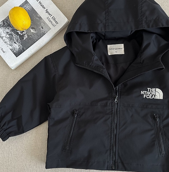 Стильная куртка весна