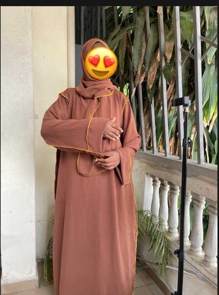 Abaya élégante marron