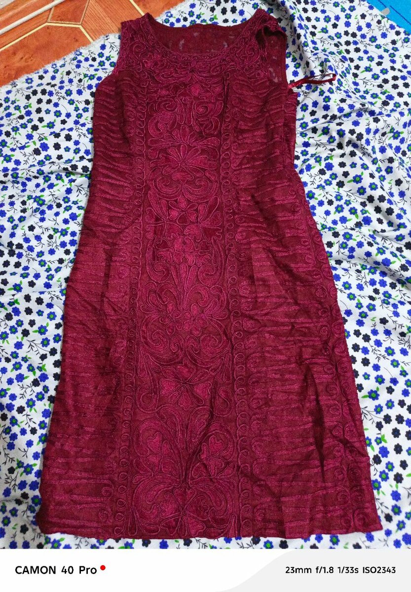 Robe élégante bordeaux