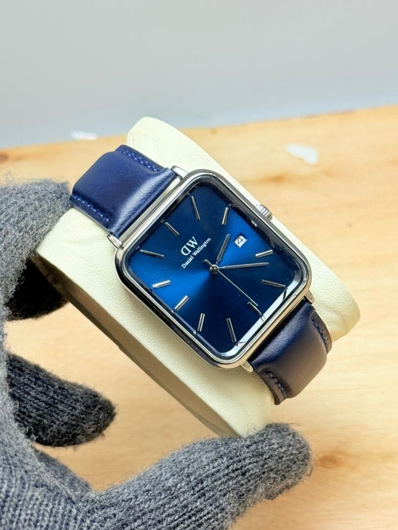 Montre élégante rectangulaire