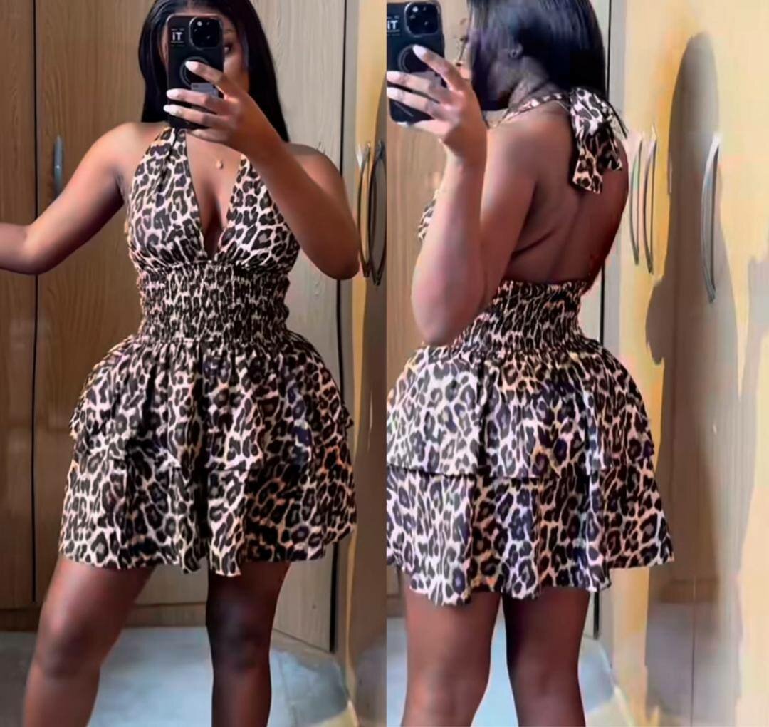 Robe élégante à col en V