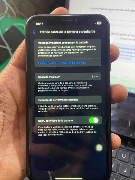 iPhone XR Noir 64 Go