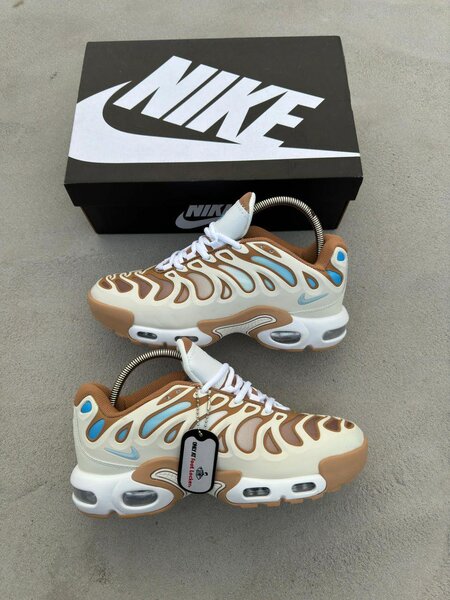 Chaussures Nike Tn