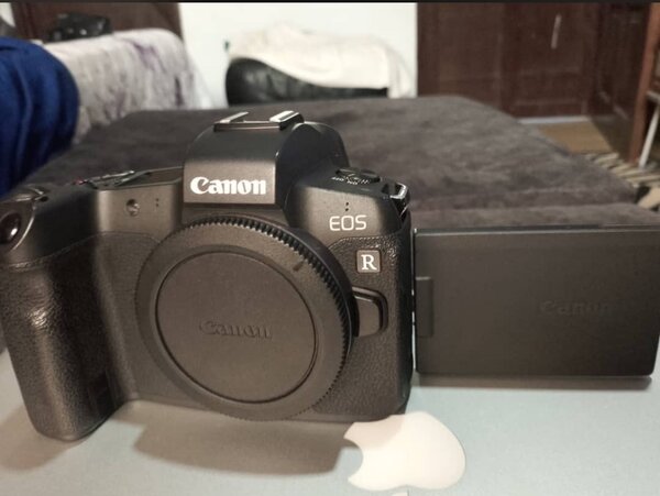 Canon EOS R (Body Only)