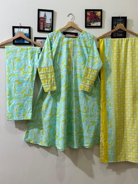 Straight dress & ladies outfit