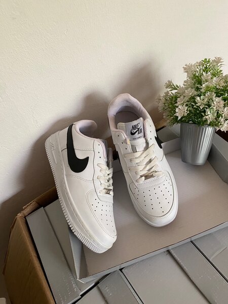 Air Force 1 sneakers