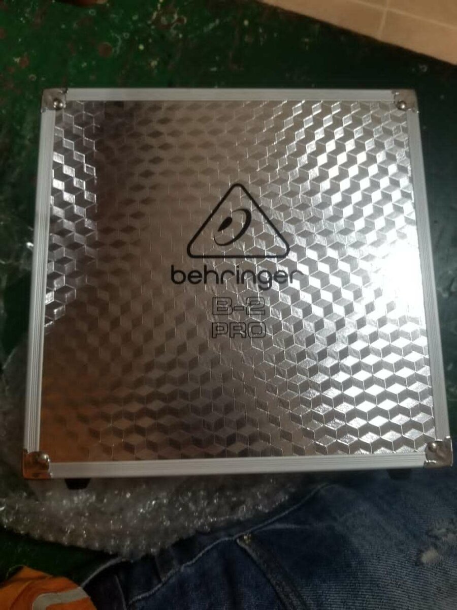 Micro studio Beringer