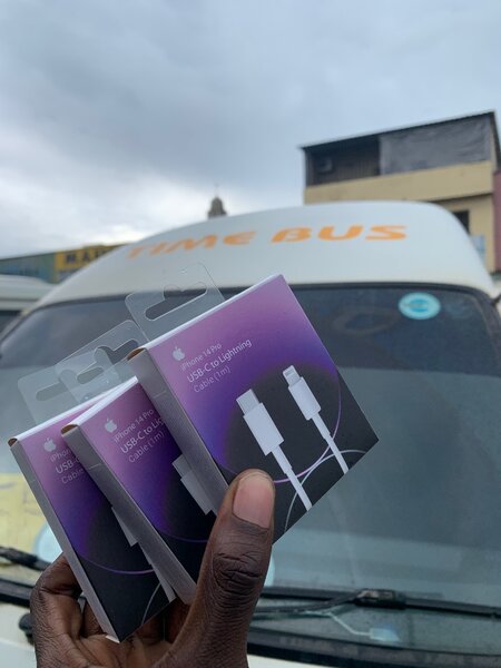 Usb c to lightening (iphone)