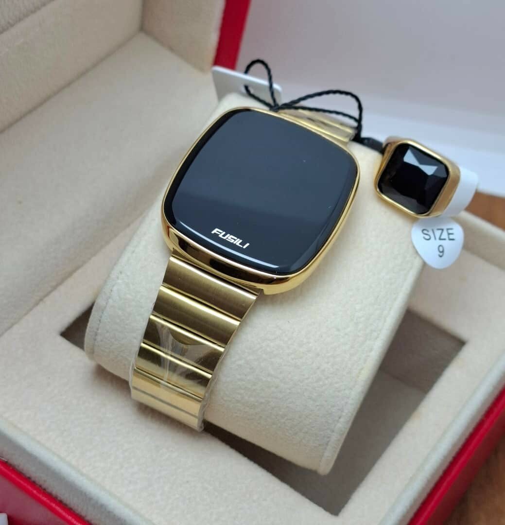 Montre intelligente dorée FUSIL