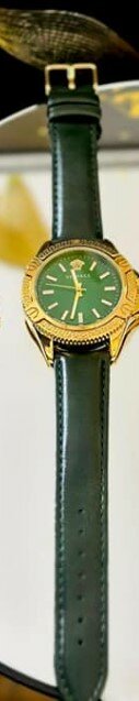 Women's watch with leather bracelet green